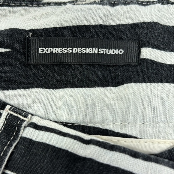 Express Design Studio Dress Shorts Women’s Size 0 Black/White Zebra Animal Print - Picture 4 of 11